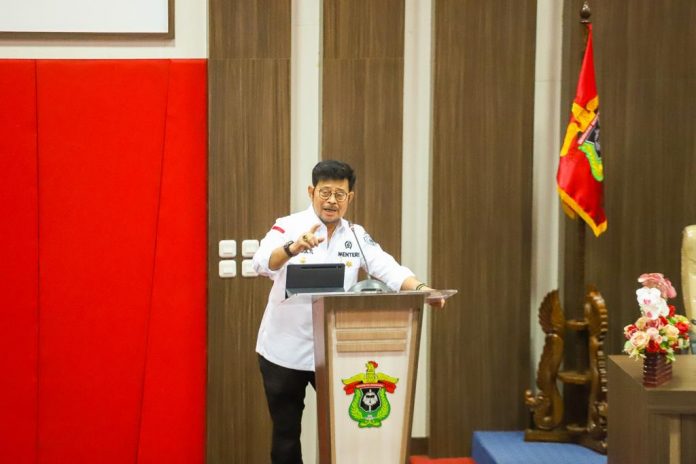 FOTO: Menteri Pertanian Syahrul Yasin Limpo memberikan kuliah umum di Baruga Prof. Dr. H. Baharuddin Lopa, Fakultas Hukum Unhas.