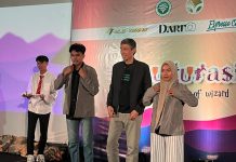 Rektor Kalla Institute Membuka Inaugurasi Mahasiswa Angkatan 2022 FOTO: Mahasiswa Kalla Institute Angkatan 2022 Gelar Inaugurasi bertajuk "Celebrum the master of wizard" di Saoraja Ballroom Wisma Kalla, jalan Ratulangi Makassar pada Sabtu, (26/5/2023)
