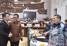 AYP Jalani Fit and Proper Test Calon Anggota BPK RI FOTO: Dr. Andi Yuslim Patawari (AYP) usai mengikuti uji kepatutan dan kelayakan (fit and proper test) di gedung DPR RI, Senayan, Jakarta. Senin (29/5)