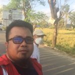 Rumah Mewah Tak Miliki IMB, Camat Tamalate: Lokasi Masuk di Kabupaten Gowa FOTO: Camat Tamalate, Kota Makassar, H. Emil Yudianto Tadjuddin saat meninjau lokasi rumah mewah pada Sabtu petang (3/6/2023).