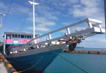 Hadiri Pelayanan Medis Doctor Share dr. Lie Dharmawan II Rombongan Staf Ahli Tinggalkan Dermaga Rauf Rahman FOTO: KLM. Nur Aila, kapal GT. 37 nomor 53/LLT, bertolak meninggalkan Dermaga Rauf Rahman Benteng pada sekira pukul 10.45 Wita, Minggu, (4/6) pagi.