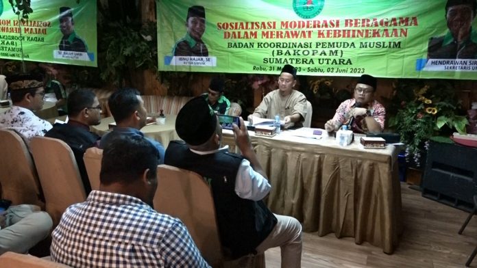 FOTO: Moderator Majelis Ulama Indonesia (MUI) Pusat KH Akhmad Khambali SE, MM dan Ketum Bakopam Sumut, Ibnu Hajar, SE