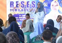 Warga Keluhkan Jalan Hertasning Rusak, Cicu: Insyaallah Segera di Rehabilitasi Tahun ini FOTO: Anggota DPRD Sulsel, Andi Rachmatika Dewi menggelar Reses kedua tahun 2023 di Kelurahan Bonto Makkio, Kecamatan Rappocini, Kota Makassar, Senin (5/6/2023).