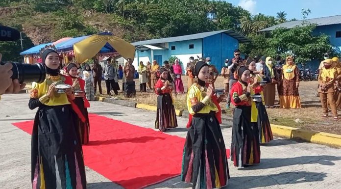 FOTO: Rombongan doctor share dr. Lie Dharmawan II tiba di Pelabuhan Benteng Jampea Kecamatan Pasimasunggu Kabupaten Kepulauan Selayar Sulawesi Selatan. Selasa (6/6/2023)