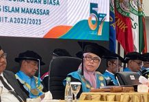 UIM Gelar Wisuda Periode II, Majdah: Jadi Agen Perubahan FOTO: Pelaksana Tugas (Plt) Rektor UIM, Majdah M Zain saat menghadiri Gelar Wisuda Sarjana, Profesi, dan Pascasarjana periode II Tahun Akademik 2022/2023 yang berlangsung di Auditorium K.H. Muhyiddin Zain, Selasa (06/06/2023).
