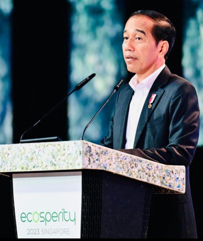 FOTO: Presiden Joko Widodo (Jokowi) saat berpidato di Ecosperity Week 2023, di Sands Expo & Convention Center Singapura. Rabu (7/6/2023) (properti: akun twitter @jokowi)