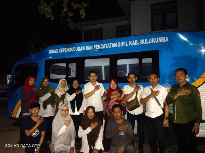 FOTO: Staf Dinas Kependudukan dan Pencatatan Sipil (Disdukcapil) Kabupaten Bulukumba.