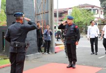 Komjen Anang Revandoko Resmikan Markas Komando Pasukan Brimob I Korbrimob Polri FOTO: Komandan Korps Brimob Polri, Komjen Drs Anang Revandoko M.I. Kom. saat memasuki Markas Komando Pasukan Brimob I Korbrimob Polri di Jl. Soekarno Hatta No.193 Kelurahan Dataran Tinggi, Kecamatan Binjai Timur, Kota Binjai, Sumatera Utara, Selasa pagi pukul 10.00 WIB. Selasa (6/6/2023).