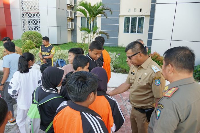 FOTO: Bupati Andi Muchtar Ali Yusuf menemui Tim Pelajar yang akan ikut berlaga ke Kejuaraan Daerah (Kejurda) Pelajar tingkat Provinsi Sulawesi Selatan.