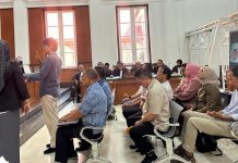 LKKN Bakal Gelar Dialog Publik, Usai Eks Dirkeu PDAM Makassar Ungkap Wali Kota dan Wawali Terima Premi Asuransi FOTO: JPU Kejati Sulsel hadirkan 12 orang Saksi dalam sidang tindak pidana korupsi PDAM Makassar di Pengadilan Tipikor Makassar. Senin (12/6/2023)