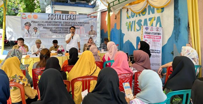 FOTO: dr Udin Malik saat menghadiri Discussion (FGD) tentang stunting Forum Kemanusian Kota Makassar (FKKM) bersama masyarakat kembali berjalan, Senin (12/06/2023).