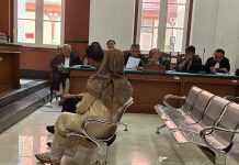 Penggunaan Laba PDAM Tanpa Dewas, Ibrahim: Waktu itu langsung Direksi ke Owner FOTO: Nur Kamarul Zaman saat bersaksi di persidangan kasus korupsi PDAM Makassar di PN Makassar. Kamis (15/6)