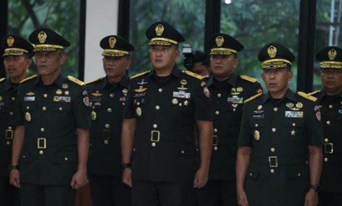 FOTO: 18 Perwira Tinggi (Pati) TNI AD saat dilantik Kepala Staf Angkatan Darat (KSAD) Jenderal TNI Dudung Abdurachman di Guest House TNI Angkatan Darat, Cilangkap, Jakarta Timur.