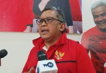 PDIP dan Golkar Rebutan Ketua DPR, Hasto Ingatkan Tidak Utak-atik UU MD3, Ada Perlawanan FOTO: Sekjen PDI-P Hasto Kristiyanto saat memberikan keterangan di Rumah Aspirasi Relawan Ganjar Pranowo, Jakarta Pusat, Sabtu (17/6/2023).(KOMPAS.com/Dian Erika )