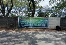 Nilai Proyek PSEL Rp 2.5 T, Wali Kota Makassar Ngotot di Tamalanrea, Dosen Planologi Singgung Perwali No. 1 Tahun 2021 FOTO: Baliho warga Parangloe tolak rencana keberadaan PSEL di di kompleks Grand Enterno di Jalan Ir. Sutami Kelurahan Parangloe Kecamatan Tamalate. Sabtu (24/6/2023)