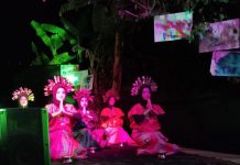 Lurah Borong Loe Lantik Pengurus Sanggar Seni Manrabia Bintasi Diatas Jembatan FOTO: Penari dari Sanggar Seni Manrabia bintasi, Kelurahan Borong Loe, Kecamatan Bontomatannu, Kabupaten Gowa.