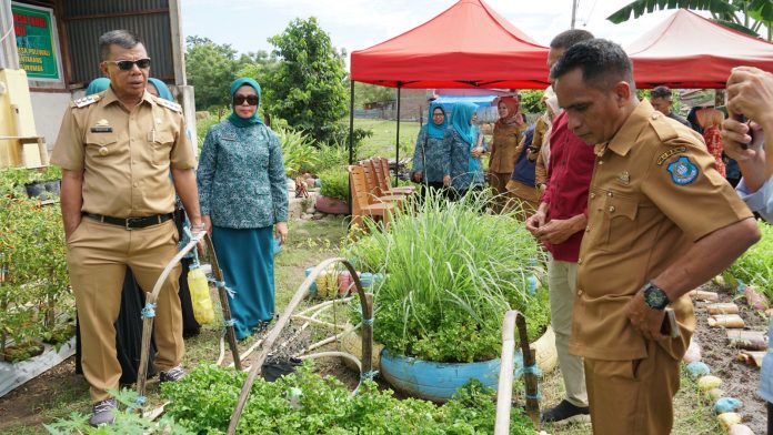 FOTO: Bupati Bulukumba Andi Muchtar Ali Yusuf berkunjung di Rumah Gizi Muhammadiyah, Desa Polewali, Kecamatan Gantarang, Senin, 26 Juni 2023.