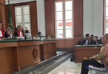 Langgar PP No. 54 Tahun 2017: Saksi Ahli Sebut Danny Pomanto tidak Berhak Menerima Asuransi FOTO: Moh. Ramdhan Pomanto Wali kota Makassar saat hadir sebagai Saksi dalam kasus korupsi di PDAM Makassar periode 2015 - 2019 di Pengadilan Tipikor Makassar. Kamis (22/6/2023)