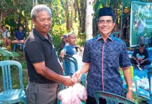 Qurban Bersama Hari Kedua PDM Kepulauan Selayar Sembelih 17 Ekor Sapi FOTO: Pimpinan Daerah Muhammadiyah Kabupaten Kepulauan Selayar Sulawesi Selatan di hari kedua penyelenggaraan qurban bersama Pimpinan, anggota, dan simpatisan Muhammadiyah, Kamis, (29/6) pagi yang dipusatkan di Jln. D. I. Panjaitan, Benteng.