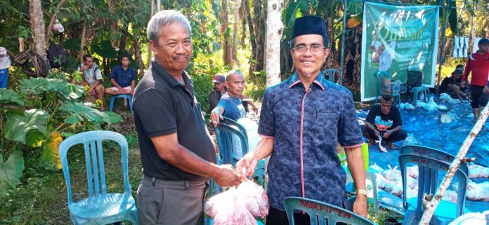 FOTO: Pimpinan Daerah Muhammadiyah Kabupaten Kepulauan Selayar Sulawesi Selatan di hari kedua penyelenggaraan qurban bersama Pimpinan, anggota, dan simpatisan Muhammadiyah, Kamis, (29/6) pagi yang dipusatkan di Jln. D. I. Panjaitan, Benteng.