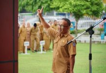 Wabup Edy Manaf Puji Amir sebagai ASN yang Disiplin FOTO: Amir, salah seorang Aparatur Sipil Negara (ASN) yang bertugas di Dinas Perikanan dipuji oleh Wakil Bupati Andi Edy Manaf.