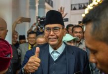 Mahfud Sebut Panji Gumilang Punya 256 Rekening di Bank FOTO: Pimpinan Ponpes Al Zaytun Indramayu Panji Gumilang memenuhi panggilan tim investigasi bentukan Gubernur Jabar Ridwan Kamil di Gedung Sate, Bandung Jumat (23/6/2023). (Antara)