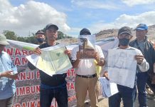Capek Dijanji Pemkot Makassar, Pemilik Lahan Ancam Tutup TPA Tamangapa FOTO: Warga pemilik lahan tertimbun sampah TPA Tamangapa meminta untuk Tanah miliknya dibayar Pemkot Makassar. Kamis (6/7/2023)