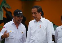 Jokowi Pastikan Program Food Estate Keerom Berkembang Baik FOTO: Presiden Joko Widodo (Jokowi) didampingi Menteri Pertanian Syahrul Yasin Limpo meninjau program lumbung pangan nasional atau Food Estate di Kabupaten Keerom, Provinsi Papua. Kamis, 6 Juli 2023.