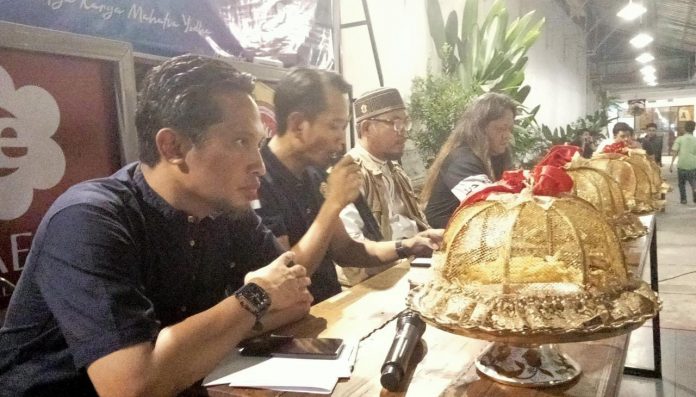 FOTO: Muhammad Zulkifli, ST,. MM Wakil Ketua Bidang Bela Negara Karang Taruna Sulsel, Harmansyah, SE Ketua Karang Taruna Sulsel, Ustad. Muchtar Dg. Lau, Ketua FUIB Sulsel, Maulana Yusuf S.PD., SH Presidium Rekam (Relawan Kampus), dalam kegiatan Dialog Publik. Minggu (10/7/2023)