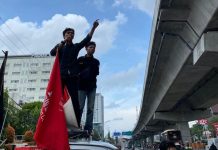 Sudah Setahun Kasus Kerugian Negara di Program PBSPS-PUPR Mandek di Kejari Bulukumba FOTO: Gerakan Mahasiswa Bersatu saat menggelar aksi di Kejaksaan Tinggi Sulawesi Selatan.