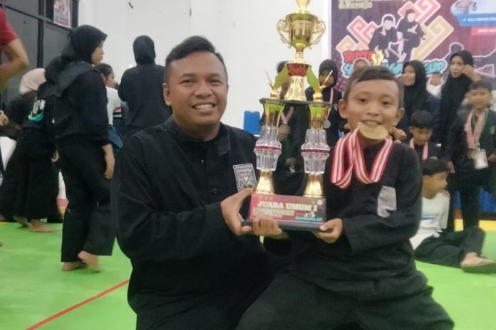 FOTO: Bimatara Aditya Putra Doni, atlet Pencak Silat Junior Batalyon Marinir Pertahanan Pangkalan (Yonmarhanlan) VI berhasil meraih juara pertama pada Kejuaraan Pencak Silat 