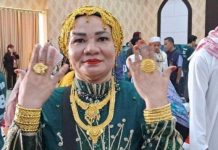 Juragan Burger Prank Bea Cukai Makassar, Ternyata Emas Daeng Kanang Imitasi FOTO: Suarnati Daeng Kanang (46) Jema'ah haji kloter pertama asal embarkasi Makassar.