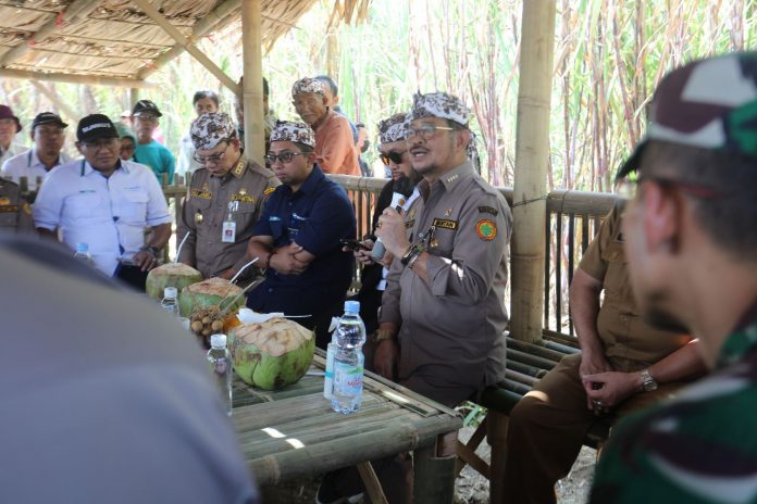 FOTO: Menteri Pertanian Syahrul Yasin Limpo (Mentan SYL) membuka sekaligus meninjau proses penggilingan perdana gula konsumsi di PG Sindanglaut, Kabupaten Cirebon, Jawa Barat. Selasa, 11 Juli 2023.