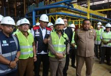 Dari Cirebon, Mentan SYL Dorong Percepatan Swasembada Gula Nasional FOTO: Menteri Pertanian Syahrul Yasin Limpo (Mentan SYL) menggelar panen dan tanam tebu untuk gula konsumsi di Desa Sidamulya, Kecamatan Astanajapura, Kabupaten Cirebon, Jawa Barat. Selasa, 11 Juli 2023.