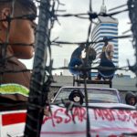 Mantan Pj Gubernur Sulsel 2 Kali Mangkir Panggilan Penyidik Kasus Bibit Nanas Tahun 2024 FOTO: Aliansi Masyarakat Makassar Menggugat menggelar aksinya di kantor Kejaksaan Tinggi (Kejati) Sulawesi Selatan, Jalan Urip Sumoharjo Km. 4 Makassar. Rabu (12/7/2023)