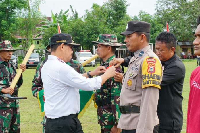 FOTO: Wakil Bupati Bulukumba, Andi Edy Manaf buka TNI Manunggal Masuk Desa (TMMD) yang ke 117 tahun 2023 di Kelurahan Tanah Lemo Kecamatan Bontobahari. Rabu, 12 Juli 2023.