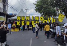 Sejak Pagi Appi di MYB, Lanjut Hingga Malam Hari Kunjungi Posko Caleg Partai Golkar FOTO: Suasana penjemputan Ketua DPRD Kota Makassar, Munafri Arifuddin di posko pemenangan Caleg M. Yulianto Badwi (MYB), Jl. Datu Dg.Tiro, Perbatasan antara Kecamatan Tallo dan Bontoala. Minggu siang (16/7/2023)