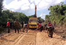 Rintisan Jalan TMMD Menyingkat Jarak Tempuh Warga Bontobahari FOTO: Satgas TMMD (TNI Manunggal Membangun Desa ) ke - 117 Kodim 1411/Bulukumba