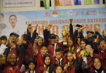 Kejati Sulsel Resmi Menutup Kejurnas Karate Antardojo Gojukai, Leo Simanjuntak: Dari Sulawesi Selatan untuk Indonesia FOTO: Kepala Kejaksaan Tinggi (Kejati) Sulawesi Selatan Leonard Eben Ezer Simanjuntak resmi menutup Kejuaraan Nasional (Kejurnas) Karate Antardojo Gojukai “Jaksa Agung Cup I Tahun 2023”. Selasa (18/7/2023) Bertempat di JK Arenatorium Gelanggang Olahraga (GOR) Universitas Hasanuddin di Tamalanrea Makassar.
