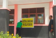 Nilai Proyek Rp 2.5 M, Pemasok Material Bangunan Baru SMAN 11 Luwu Mengaku Tak Dibayar Ket: FS Saat Memasang Spanduk di Lokasi Proyek