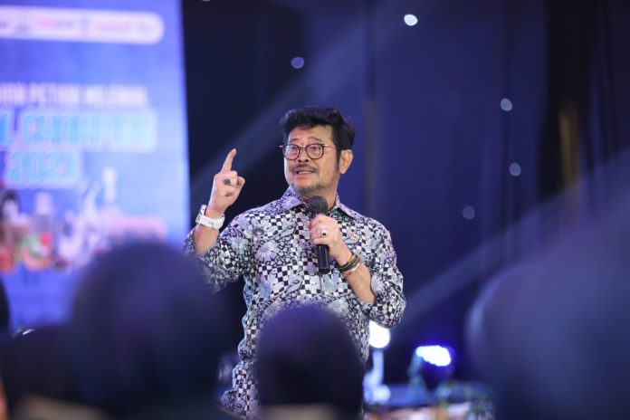 FOTO: Menteri Pertanian Syahrul Yasin Limpo saat menghadiri sarasehan petani milenial lokal champion 2023 di Makassar, Sulawesi Selatan, Jumat, 21 Juli 2023.