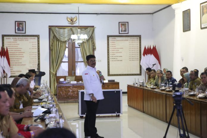 FOTO: Mentan Syahrul Yasin Limpo dalam Rakor Antisipasi El Nino Se Jawa Timur di Pendopo Wedya Graha, Ngawi Jawa Timur (Jatim), Senin(24/7/23).