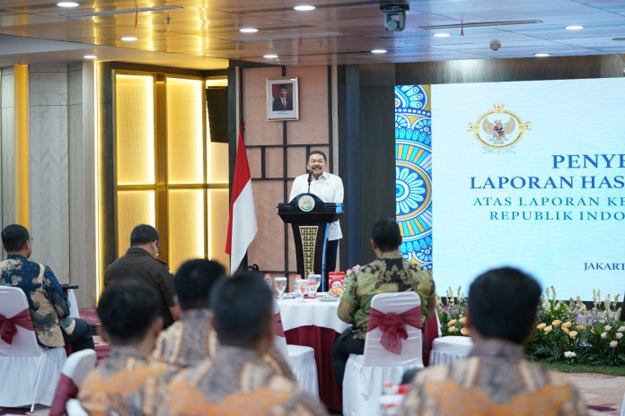 FOTO: Jaksa Agung ST Burhanuddin hadir dan memberikan sambutan pada Acara Penyerahan Laporan Hasil Pemeriksaan (LHP) Badan Pemeriksa Keuangan (BPK) RI atas Laporan Keuangan Kejaksaan RI Tahun 2022.