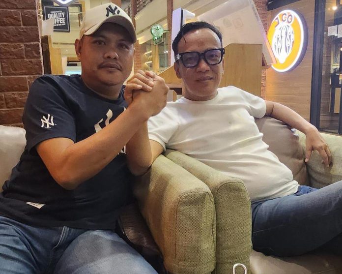 FOTO: Ketua Umum DPP Loyalis Erick Thohir (LETHO) Anshar Ilo dan Ketua umum Prabowo Mania 08, Imanuel Erbenezer.