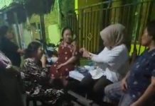 Jelang Pileg 2024, Caleg Partai Golkar, Warni Saharuddin Punya Cara Sendiri Raih Simpatik Warga di Dapil 1 Makassar FOTO: Warni Saharuddin (Baju Putih/Berhijab) Caleg Partai Golkar Dapil 1 Makassar, saat menemui salah satu sahabatnya.