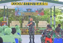 Kunker ke Kodim 1712/Sarmi, Danrem 172/PWY Ingatkan Prajurit Hindari Masalah FOTO: Komandan Korem (Danrem) 172/PWY Brigjen TNI Dedi Hardono didampingi Ketua Persit KCK Koorcab Rem 172 Ny. Seri Dedi Hardono melaksanakan kunjungan kerja ke Kodim 1712/Sarmi, Kabupaten Sarmi, Papua, Senin (24/7).
