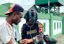 Warga Desa Pun Kabupaten Keerom Dapat Pelayanan Kesehatan Gratis dari Satgas Yonif 122/Tombak Sakti FOTO: Satuan Tugas Pengamanan Perbatasan Statis RI-PNG Yonif 122/Tombak Sakti Pos Kalipay berikan Layanan Pengobatan gratis kepada masyarakat Desa Pun, Distrik Arso, Kabupaten Keerom,Papua, Senin (31/7/2023).