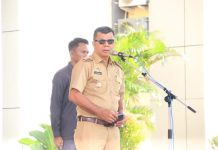Andi Utta Geram, Beri Ultimatum ke ASN yang Tilep PBB Warga Bulukumba, Ancam Lapor ke Tipikor FOTO: Bupati Andi Muchtar Ali Yusuf saat memimpin apel gabungan di halaman Kantor Bupati, Senin 31 Juli 2023.
