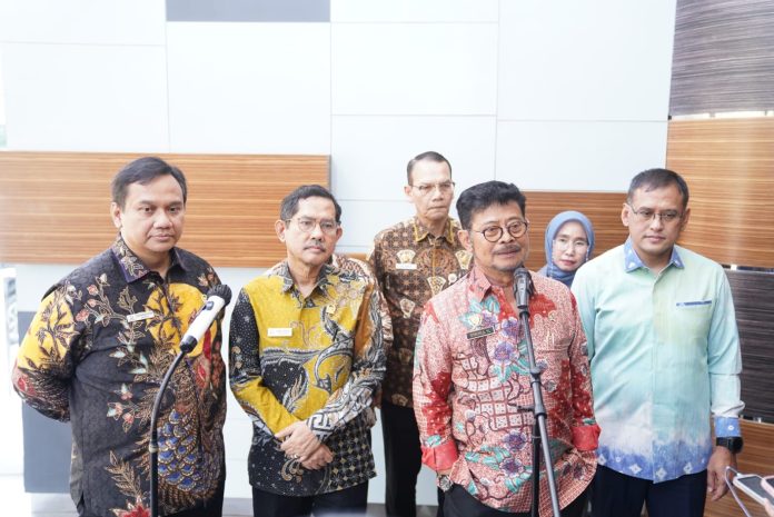 IMG-20230803-WA0235 FOTO: Menteri Pertanian Syahrul Yasin Limpo saat memberikan keterangan pers usai kegiatan Workshop Transformasi Kebijakan Pupuk Bersubsidi, di Sentul, Bogor pada 3 Agustus 2023.