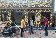 Markas KOTI PP Semarang Diserang OTK, Diduga Buntut dari Video Viral Pemukulan Terhadap Anggota TNI AD FOTO: Lokasi yang biasa digunakan anggota ormas Pemuda Pancasila untuk nongkrong diteror komplotan orang tak dikenal. Di antaranya di Posko Pemuda Pancasila KOTI MPW Jateng di Jalan Gatot Subroto, Ngaliyan, Jumat (4/8/2023) dini hari. (Dok Polrestabes Semarang)